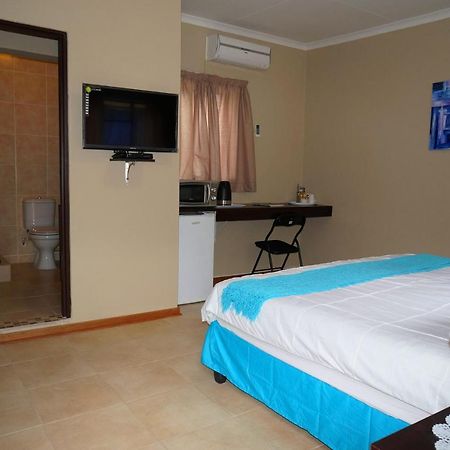Mckala Guesthouse Kimberley Zewnętrze zdjęcie